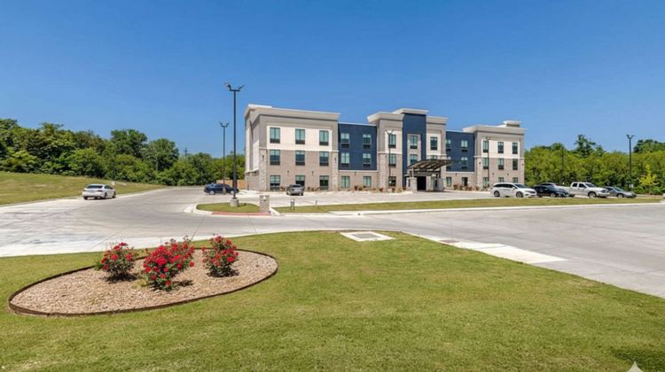 Holiday Inn Express & Suites Choctaw Exterior