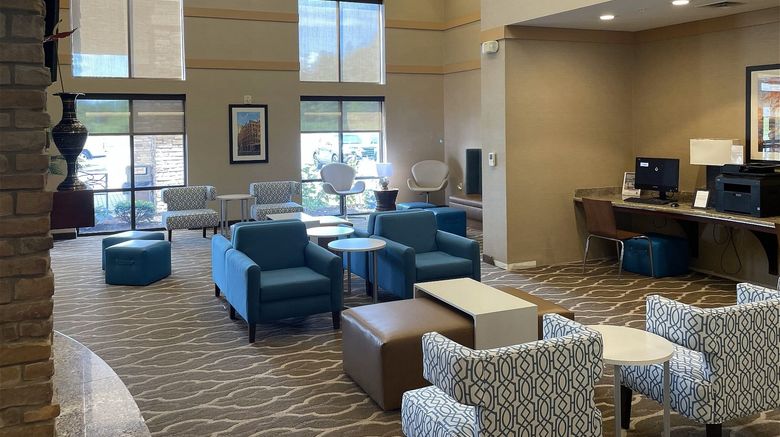 <b>Cicero Grand Syracuse North Lobby</b>. Images powered by <a href="https://www.leonardoworldwide.com/" title="Leonardo Worldwide" target="_blank">Leonardo</a>.