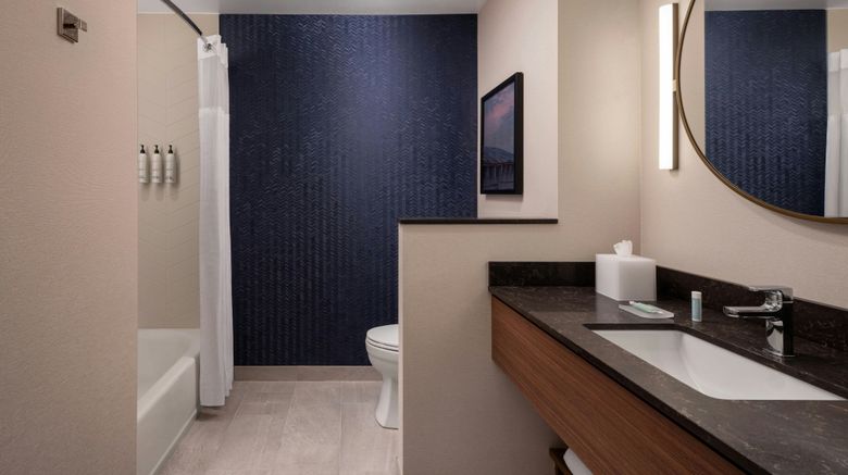 <b>Fairfield Inn & Suites Marriott Room</b>. Images powered by <a href="https://www.leonardoworldwide.com/" title="Leonardo Worldwide" target="_blank">Leonardo</a>.