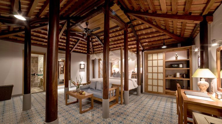 Pilgrimage Village, Hue Room