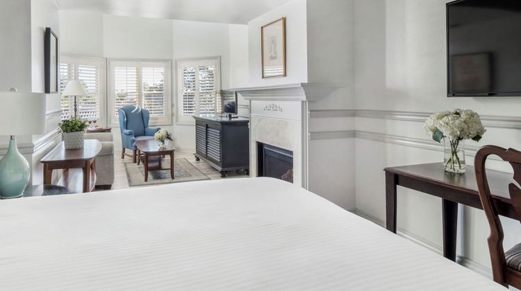 Blue Lantern Inn Room