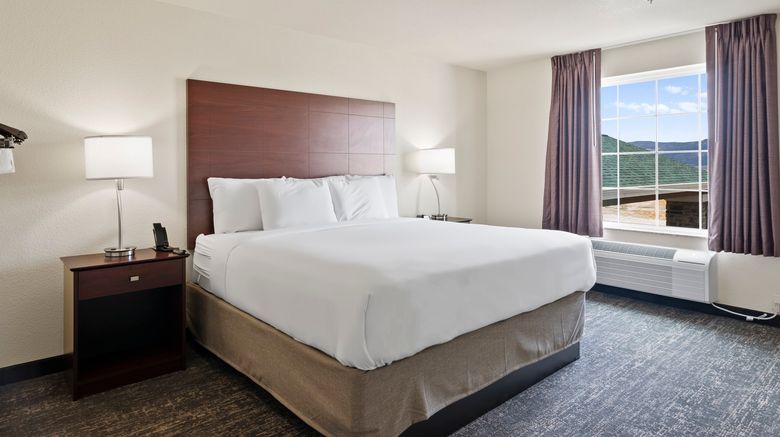 <b>Cobblestone Hotel & Suites - Ephraim Suite</b>. Images powered by <a href="https://www.leonardoworldwide.com/" title="Leonardo Worldwide" target="_blank">Leonardo</a>.
