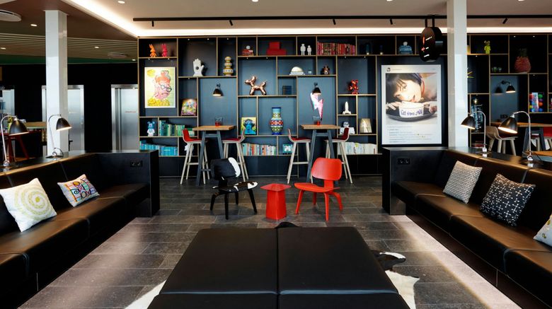 <b>citizenM Copenhagen Radhuspladsen Hotel Lobby</b>. Images powered by <a href="https://www.leonardoworldwide.com/" title="Leonardo Worldwide" target="_blank">Leonardo</a>.