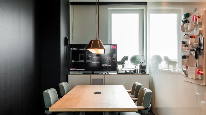 <b>citizenM Copenhagen Radhuspladsen Hotel Meeting</b>. Images powered by <a href="https://www.leonardoworldwide.com/" title="Leonardo Worldwide" target="_blank">Leonardo</a>.