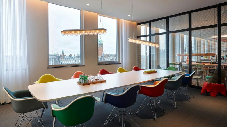 <b>citizenM Copenhagen Radhuspladsen Hotel Meeting</b>. Images powered by <a href="https://www.leonardoworldwide.com/" title="Leonardo Worldwide" target="_blank">Leonardo</a>.