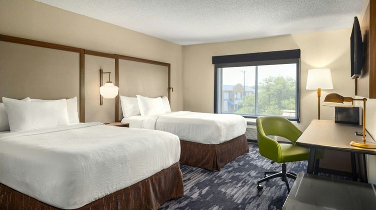 Fairfield Inn & Suites Hattiesburg Room