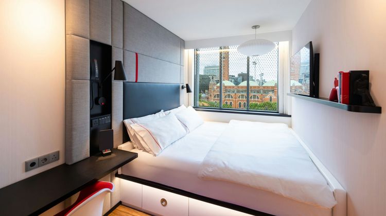citizenM London Victoria Station Hotel Room