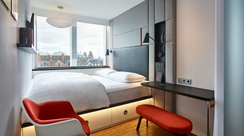 <b>citizenM London Victoria Station Hotel Room</b>. Images powered by <a href="https://www.leonardoworldwide.com/" title="Leonardo Worldwide" target="_blank">Leonardo</a>.