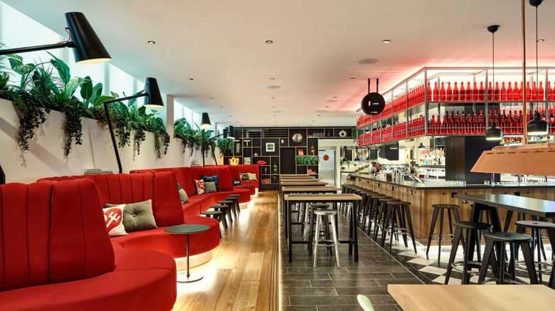 <b>citizenM London Victoria Station Hotel Restaurant</b>. Images powered by <a href="https://www.leonardoworldwide.com/" title="Leonardo Worldwide" target="_blank">Leonardo</a>.