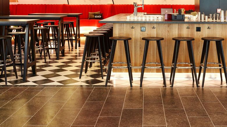 <b>citizenM London Victoria Station Hotel Restaurant</b>. Images powered by <a href="https://www.leonardoworldwide.com/" title="Leonardo Worldwide" target="_blank">Leonardo</a>.