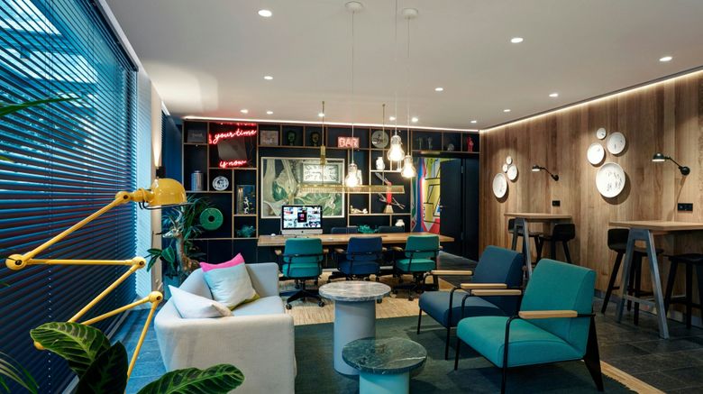 <b>citizenM Geneva Lobby</b>. Images powered by <a href="https://www.leonardoworldwide.com/" title="Leonardo Worldwide" target="_blank">Leonardo</a>.