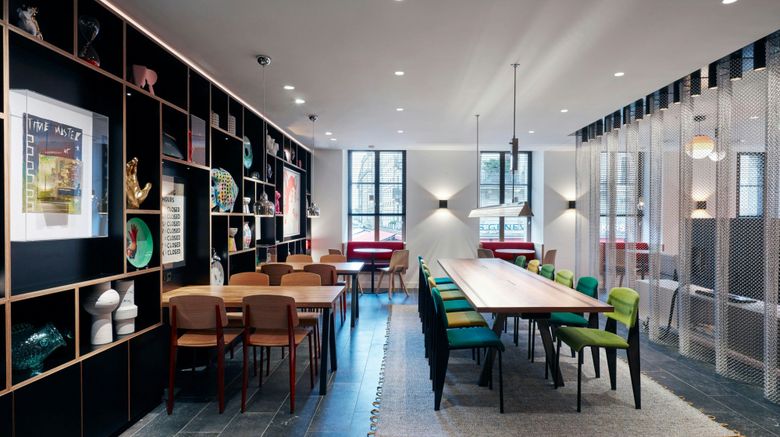 <b>citizenM Geneva Lobby</b>. Images powered by <a href="https://www.leonardoworldwide.com/" title="Leonardo Worldwide" target="_blank">Leonardo</a>.