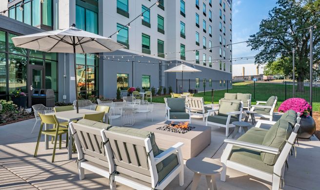 Spark by Hilton Madison Exterior