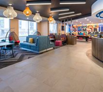 Tru By Hilton Commerce Lobby