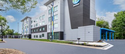 Tru By Hilton Commerce Exterior