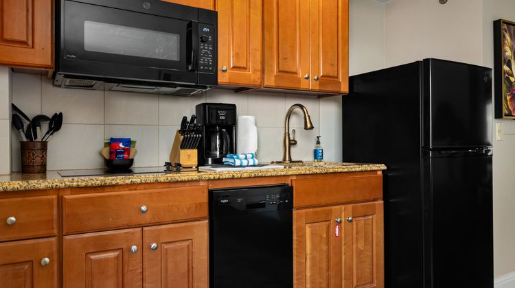 Wyndham Avenue Plaza Resort Room