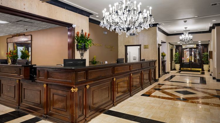 Wyndham Avenue Plaza Resort Lobby