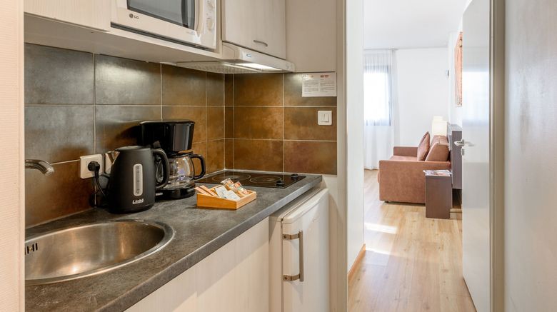 <b>Residhome Tolosa Room</b>. Images powered by <a href="https://www.leonardoworldwide.com/" title="Leonardo Worldwide" target="_blank">Leonardo</a>.