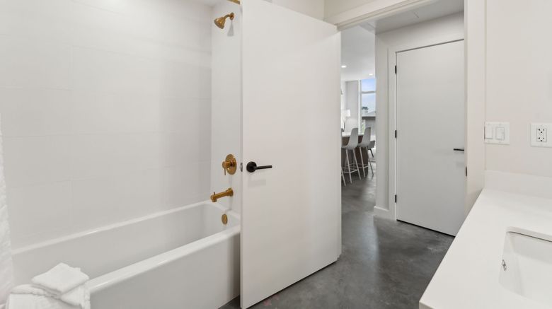 <b>Placemakr Salt Lake City Room</b>. Images powered by <a href="https://www.leonardoworldwide.com/" title="Leonardo Worldwide" target="_blank">Leonardo</a>.