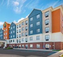 Holiday Inn Express Indianapolis East Exterior