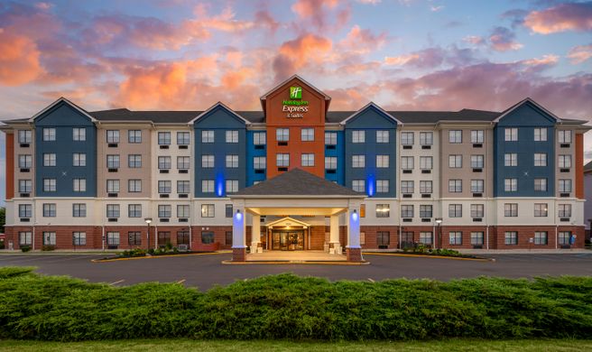 Holiday Inn Express Indianapolis East Exterior