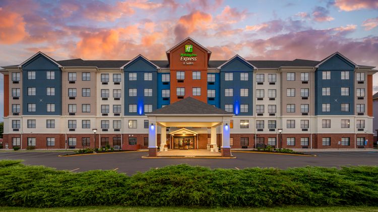 Holiday Inn Express Indianapolis East Exterior