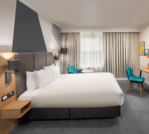 Holiday Inn Farnborough Room