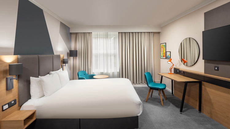 Holiday Inn Farnborough Room