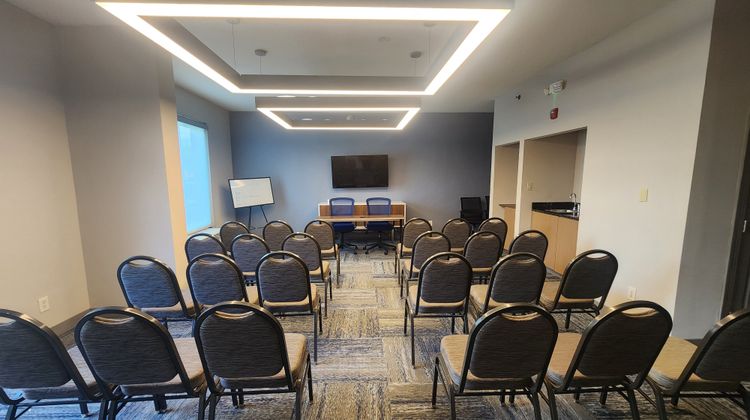 Holiday Inn Express Southpoint Meeting