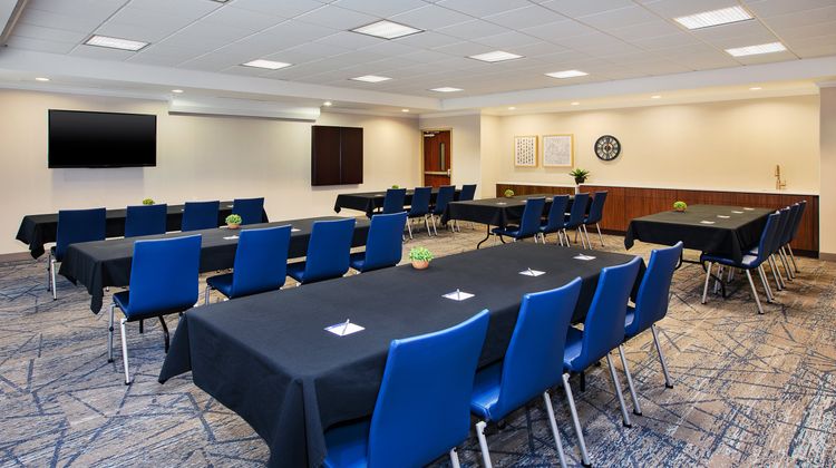 Holiday Inn Express & Suites Meeting