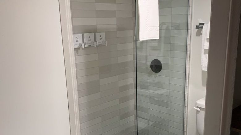 <b>Hotel Leo Room</b>. Images powered by <a href="https://www.leonardoworldwide.com/" title="Leonardo Worldwide" target="_blank">Leonardo</a>.