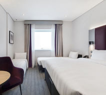 Premier Inn Dubai International Exterior