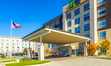 Holiday Inn Express & Suites Toledo West