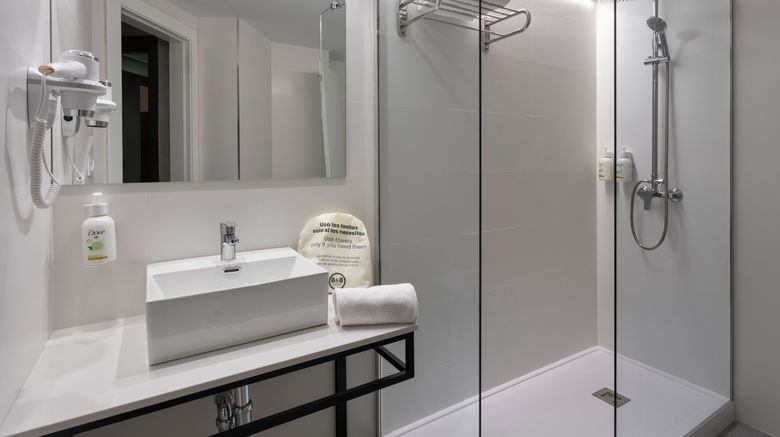 <b>Hotel Zaragoza Royal Room</b>. Images powered by <a href="https://www.leonardoworldwide.com/" title="Leonardo Worldwide" target="_blank">Leonardo</a>.