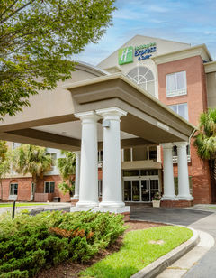 Holiday Inn Express/Suites Charleston-N