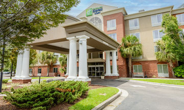 Holiday Inn Express/Suites Charleston-N