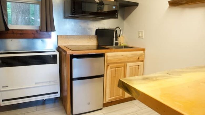 <b>Tamarack Lodge Motel Room</b>. Images powered by <a href="https://www.leonardoworldwide.com/" title="Leonardo Worldwide" target="_blank">Leonardo</a>.