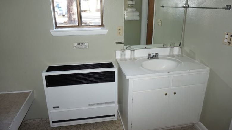 <b>Tamarack Lodge Motel Room</b>. Images powered by <a href="https://www.leonardoworldwide.com/" title="Leonardo Worldwide" target="_blank">Leonardo</a>.
