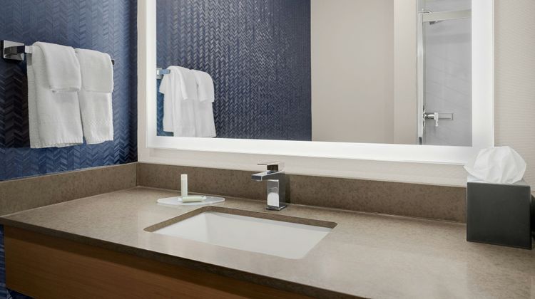 Fairfield Inn & Suites Bloomington Room
