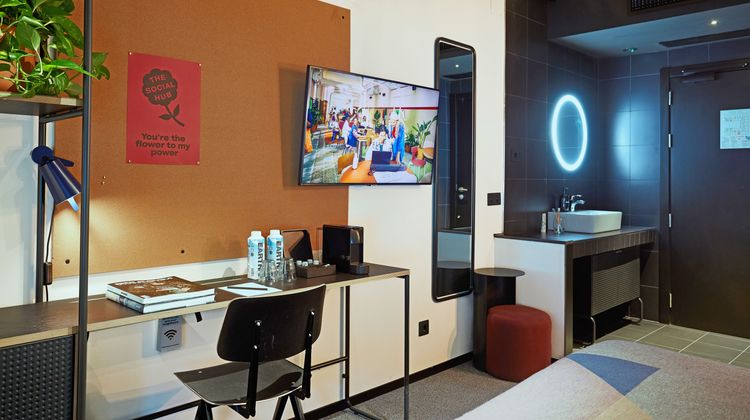 The Social Hub Madrid Room