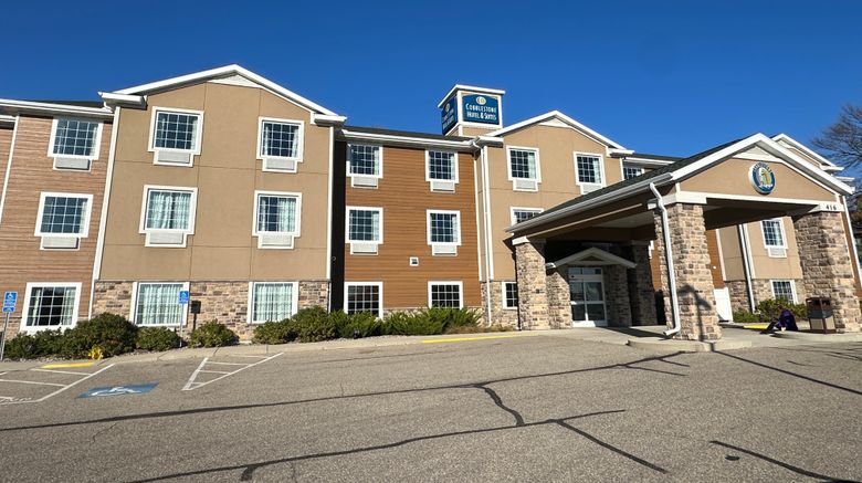 Cobblestone Hotel Hutchinson Exterior. Images powered by <a href="https://www.leonardoworldwide.com" target="_blank" rel="noopener">Leonardo</a>.