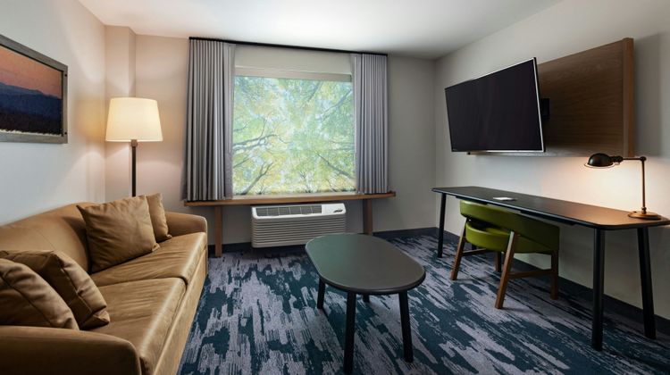 Fairfield Inn & Suites Lincoln Crete Room