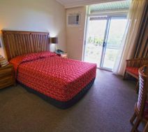 Walkabout Lodge Room