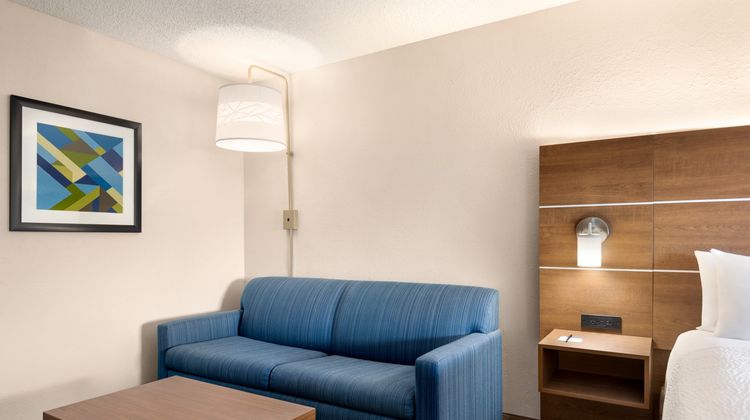 Holiday Inn Express Room