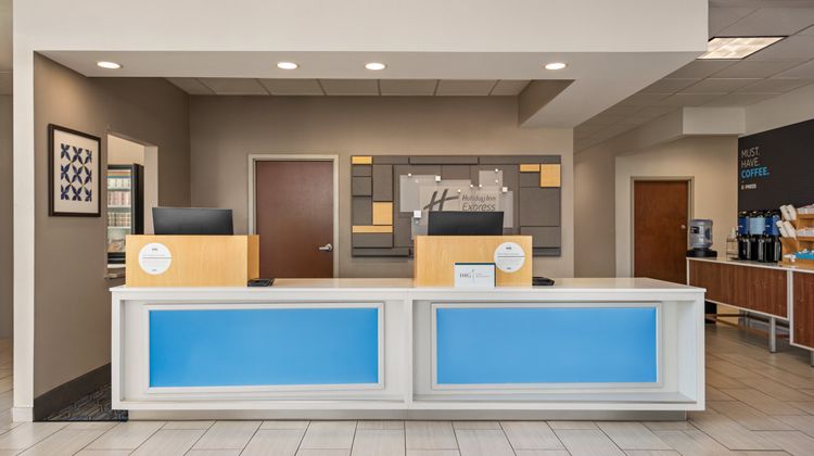 Holiday Inn Express Exterior