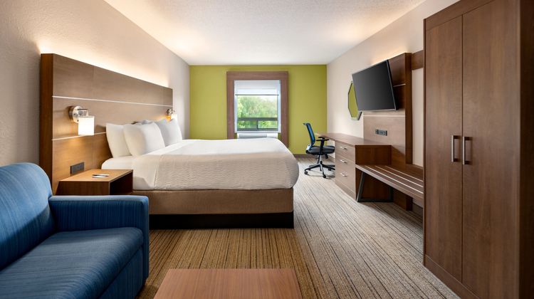 Holiday Inn Express Suite
