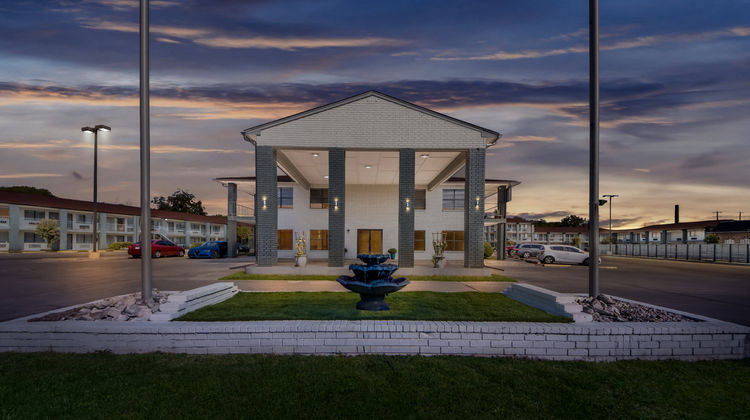 HomeTowne Studios San Antonio East Exterior
