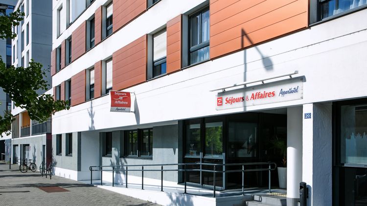 Sejours & Affaires Atrium Exterior