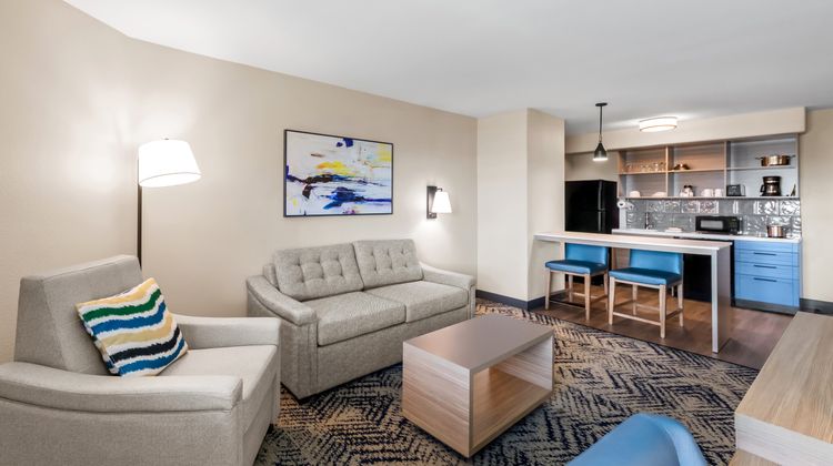 Candlewood Suites Victoria Suite