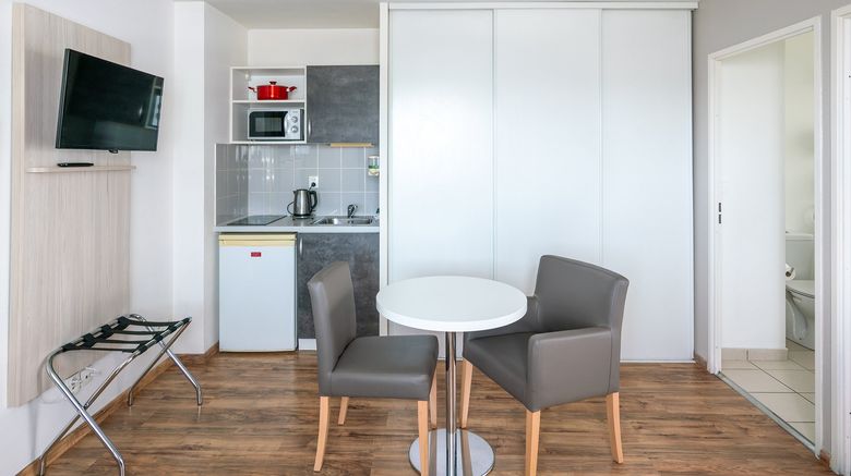 <b>Sejours & Affaires Le Clos Beaumois Room</b>. Images powered by <a href="https://www.leonardoworldwide.com/" title="Leonardo Worldwide" target="_blank">Leonardo</a>.